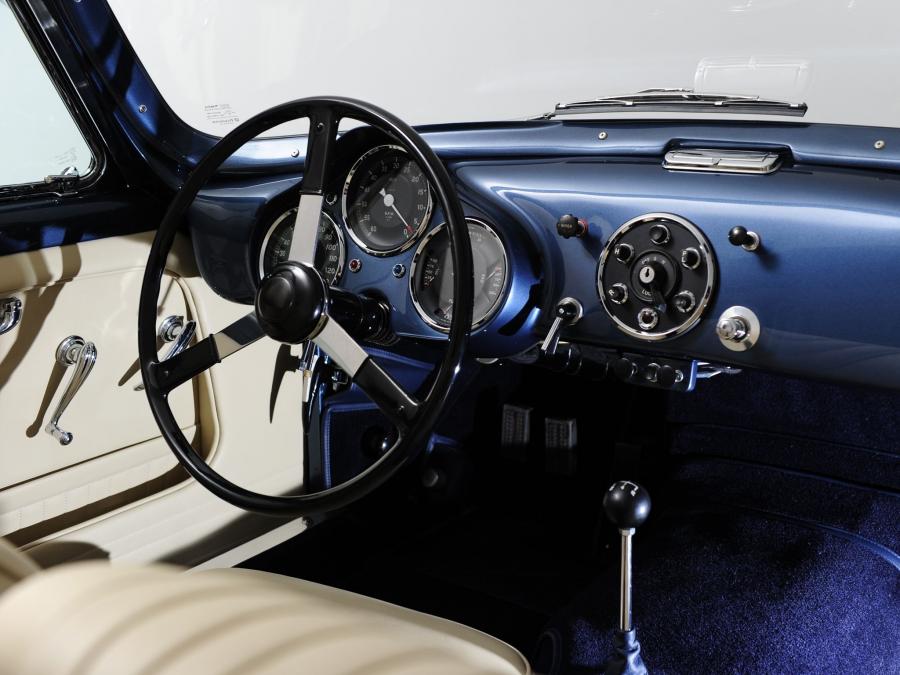 Торпедо Aston Martin DB2/4 Drophead Coupe (LML/506) 1954 года  (фото 4 из 8)